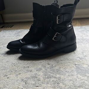 Emanuel Crasto black , sz 39, us 8.5